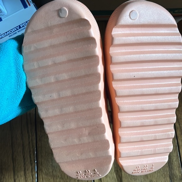 NWOT Cotton On Charlie Beach Slide Size 1 Orange - Picture 2 of 3